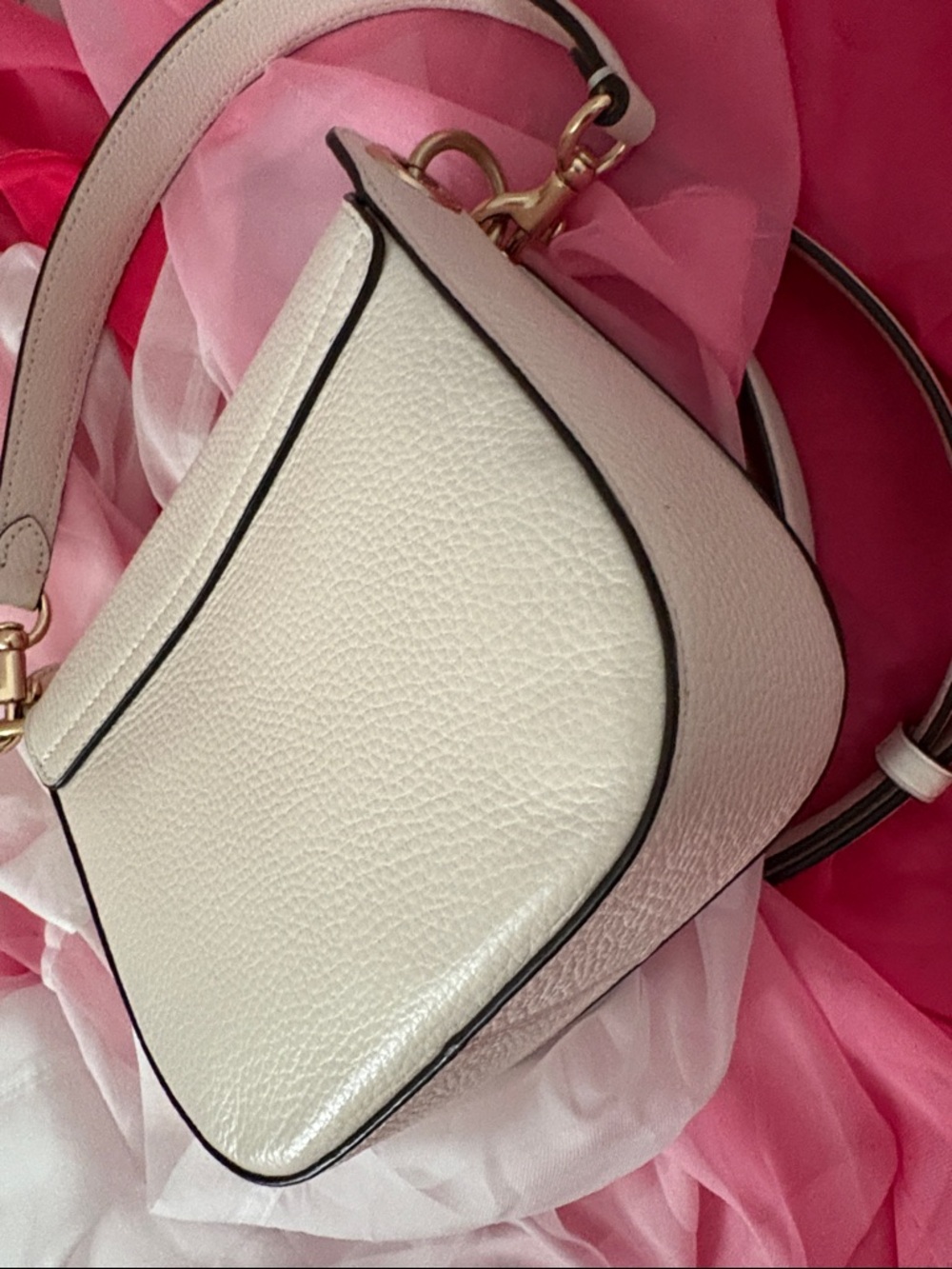 Coach Kleo Cream Pebbled Leather Purse Gold Hardware *FREE COACH ITEM INCLUDED* - Picture 10 of 16